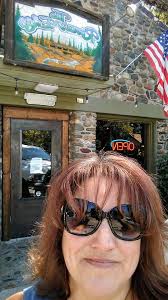 Anyone notice that at Feast Buffet the food gets cold so quickly. That's my  only con about Feast Buffet.