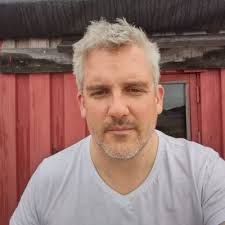 Sharon Loder's Instagram, Twitter & Facebook