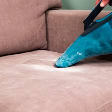 clean upholstery with baking soda