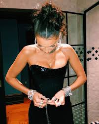 7 536 Curtidas 56 Comentarios Mimi Cuttrell Mimi No Instagram Happiest Of Birthdays To The Baddest B Bella Hadid Outfits Bella Hadid Style Bella Hadid