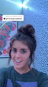 Reply to @samlomas23 #greenscreen you do be kinda cute boo 😌🥳 #foryou  #fyp #foryoupage #viral #BakingSzn #RoomTour ig: lilli_lord