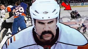 Shannon Henshaw's Instagram, Twitter & Facebook