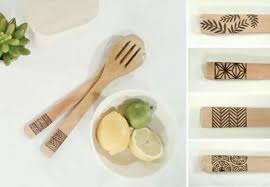 Les Couverts En Bambou Pyrograves Sont En Ligne 4 Motifs Au Choix Callune Decoration Cuisine Couverts Bambou P Bambou Creations En Bois Couvert