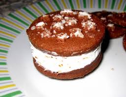 I dolci senza cottura sono la moda folgorante dell'estate, la soluzione salva caldo che vi permetterà di non rinunciare al dolce anche nelle giornate il tiramisù al pistacchio è un dolce semplice, veloce e molto goloso, preparato in pochi minuti, senza cottura e con crema al mascarpone senza uova. Biscotti E Dolci Senza Cottura Pronti In 5 Minuti Quotidianpost