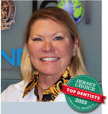 Nicole Asher's Instagram, Twitter & Facebook