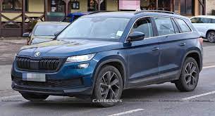 Кроссовер kodiaq производится в чехии, китае, россии и индии, а продаётся в 60 странах. 2021 Skoda Kodiaq Mid Size Suv Spied With Minor Revisions Carscoops