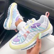 Fashion Bomb Daily On Instagram Not Every Day Heels Sometimes A Bomb Pair Of Sneakers Are Needed 180 Nike Custom Nike Shoes Nike Air Shoes Cute Sneakers