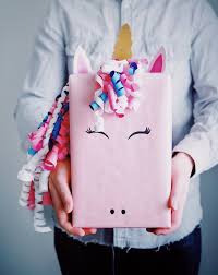 Unicorn Gift Wrap Yksisarvispaketti Diy Holiday Gifts Unicorn Gifts Creative Gift Wrapping