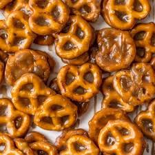 Butter Toffee Pretzels Recipe Pretzel Toffee Butter Toffee Yummy Healthy Snacks