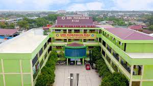 Smk perbankan riau menghasilkan sumber daya manusia yang berkualitan dan berorientasi pada dunia kerja dengan kriteria: Profil Sekolah Smk Perbankan Riau