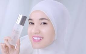 Maybe you would like to learn more about one of these? Nama Cewek Iklan Wardah White Secret Treatment Essence Feel The Glow