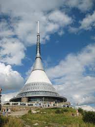 The incident occurred on a two cabin reversible system on ještěd mountain around 2:00 pm sunday. Jested Tower Liberec 1973 Structurae