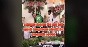 Konten video miss a prank ojol merupakan konten yang menyita banyak perhatian warganet. Driver Ojol Antar Pesanan Ke Pengantin Saat Resepsi Aksinya Jadi Sorotan Berita Hits