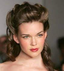 Southern Belle Hairstyle She S Gorgeous And Has Beautiful Hair Half Updo Hairstyles Hair Styles Half Up Hair