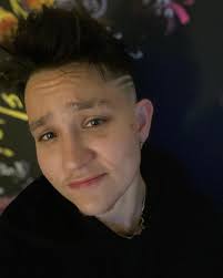 almost forgot to show off my first ever hair design done by the brilliant  @drethebarba at @hairrarila — if you're in town come check 'em out! i feel  so COOL