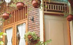 Saat ini telah banyak bermunculan berbagai bahan pintu kamar dari berbagai pilihan jenis pintu kamar mandi, material kayu juga bisa dijadikan pilihan. Lis Kayu Jati Bikin Pintu Tampil Luar Biasa Warta Kota