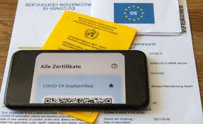Michael kappeler/dpa jens spahn (cdu), bundesminister für gesundheit, zeigt die app zum digitalen impfpass. Hrpmyrdfepj1vm