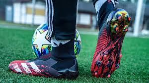 Antonio rudiger and paul pogba were involved in a bizarre incident at the euros germany defender rudiger looked to direct a bite into france star pogba's back in truly bizarre scenes, rudiger was caught on camera moving in towards pogba's back and. Paul Pogba Zeigt Neuen Adidas Predator 21 Youtube