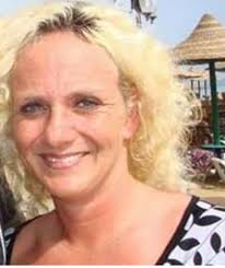 Join facebook to connect with caroline robens and others you may know. Welche Version Von Caro Robens Aus Goodbye Deutschland Gefallt Euch Besser Frauen Haare Korper