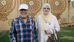 وكان الحدث الأكبر خلال الساعات الماضية هو ظهور الفنانة حلا شيحة بالحجاب مرة أخرى، حيث نشرت صورة لها عبر صفحتها الخاصة على موقع «انستجرام» وعلقت عليها قائلة «بحمد ربنا إني أخيرا لقيت التوازن. ØµÙˆØ± Ø£Ø­Ø¯Ø« Ø¸Ù‡ÙˆØ± Ù„Ø´Ù…Ø³ Ø§Ù„Ø¨Ø§Ø±ÙˆØ¯ÙŠ ÙˆØ­Ø³Ù† ÙŠÙˆØ³Ù ÙˆØ¹Ù„Ø§Ù…Ø§Øª Ø§Ù„ØªÙ‚Ø¯Ù… Ø¨Ø§Ù„Ø¹Ù…Ø± ÙˆØ§Ø¶Ø­Ø© Ø¨Ù‚ÙˆØ© Ù…Ø¬Ù„Ø© Ù‡ÙŠ