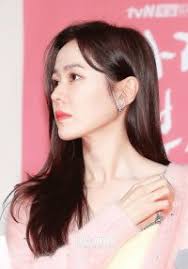 Her zodiac sign is capricorn. Son Ye Jin ì†ì˜ˆì§„ Korean Actress Hancinema The Korean Movie And Drama Database