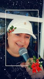 Kerry Leach's Instagram, Twitter & Facebook