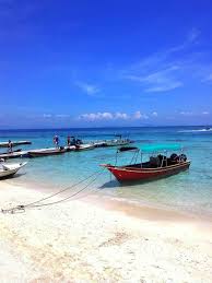 Perkampungan nelayan yang dahulunya dikenali sebagai kampung pasir hantu terletak di pulau perhentian kecil mempunyai pelbagai kemudahan seperti balai polis, balai bomba. Percutian Ke Pulau Perhentian Pulau Cantik Gila