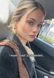 Amanda Marconi's Instagram, Twitter & Facebook