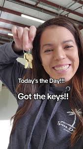 15 mins after getting the keys it's time to get back to work. New warehouse  more possibilities ✨️ extremely grateful for everything right now  #warehouse #smallbusiness #growth