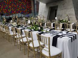 Gold Black And White Simple Yet Elegant Table Decor There Are Endless Possibilities When It Comes To Floor Pla Rogers Gardens Elegant Table Table Decorations