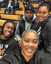 Darryl Thompkins's Instagram, Twitter & Facebook