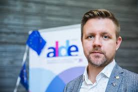 Under åren 2002 till 2007 förbundsordförande i centerpartiets ungdomsförbund (cuf) och sedan 2006. File Fredrick Federley 24412752918 Jpg Wikimedia Commons