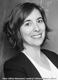 Amazon.com: Rose Valland und die Liebe zur Kunst: 9783945543481: Jennifer  Lesieur, Thomas Stauder: Books