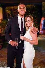 Here's what to know, including the season premiere date. The Bachelorette Clare Crawley Shows Off 100k Diamond Engagement Ring Aktuelle Boulevard Nachrichten Und Fotogalerien Zu Stars Sternchen