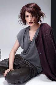 Nous vous en parlons depuis plusieurs jours, le carré est plus que jamais au top de la tendance. Coupe Carre Cheveux Automne Hiver 2016 Intermede Coupe De Cheveux Coupe Carre Coiffure Cheveux Mi Long