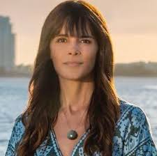 Amazon.in: Wendy Corner: books, biography, latest update