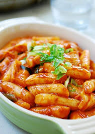 Tteokbokki Is No 1 Street Food In Korea Learn How To Make It With This Easy To Follow Recipe With Step By Step Photos Spicy Recipes Tteokbokki Stir Fry Rice