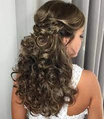 These curly wedding hairstyles are pretty, easy, and showcase the beauty of natural curls. 20 Soft And Sweet Curly Wedding Hairstyles Curly Wedding Hair Short Wedding Hair Long Hair Styles