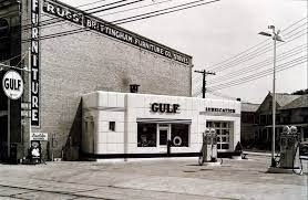 Pin By Gulf Oil On Stations Old Gas Stations Gas Station Service Station