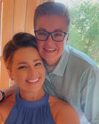 Shana Manning's Instagram, Twitter & Facebook