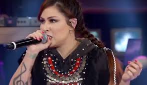 A empresa afirmou que quase 70% de seus 66 mil funcionários dos eua estão completamente vacinados, e espera que a. Pitty Fala De Projeto De Moda E Conta Como Cria Seu Estilo Proprio