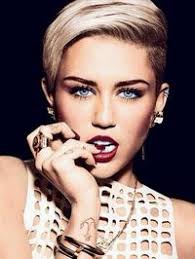 Katie Moats (dhatgirltwixx)