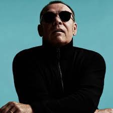 Ali Campbell's Instagram, Twitter & Facebook