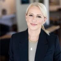 Robyn Mack's Instagram, Twitter & Facebook