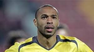 Henry lanza al Arsenal hacia los octavos