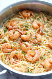 On appelle ce plat spaghetti à la vongole, en italie. Spaghetti Aux Crevettes Et Beurre A L Ail Recettes Italiennes