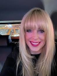 Erika Harding's Instagram, Twitter & Facebook