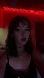 Annabelle Clemens's Instagram, Twitter & Facebook