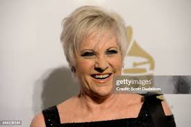 82 Lorna Lee Photos & High Res Pictures