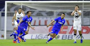 Será en los próximos días cuando el futbolista, en coordinación con el club, definan si el futbolista estará disponible para el partido de vuelta, en el. Cruz Azul Vs Pumas Minuto A Minuto Goles Resumen Resultado Y Cronica De La Ida De Semifinales Del Guar